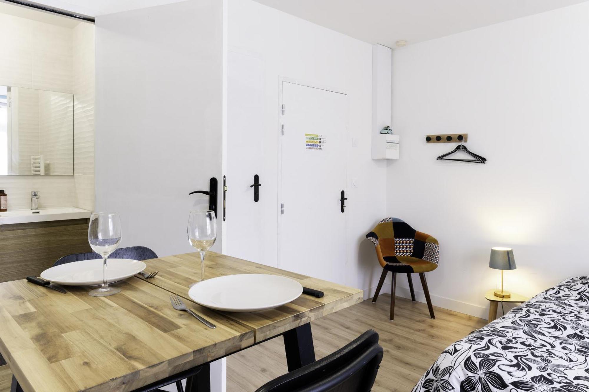 Segre Centre ✰ Studio ✰ 24M² ✰ Cuisne ✰ Wifi ✰ Tout Neuf! Exterior photo