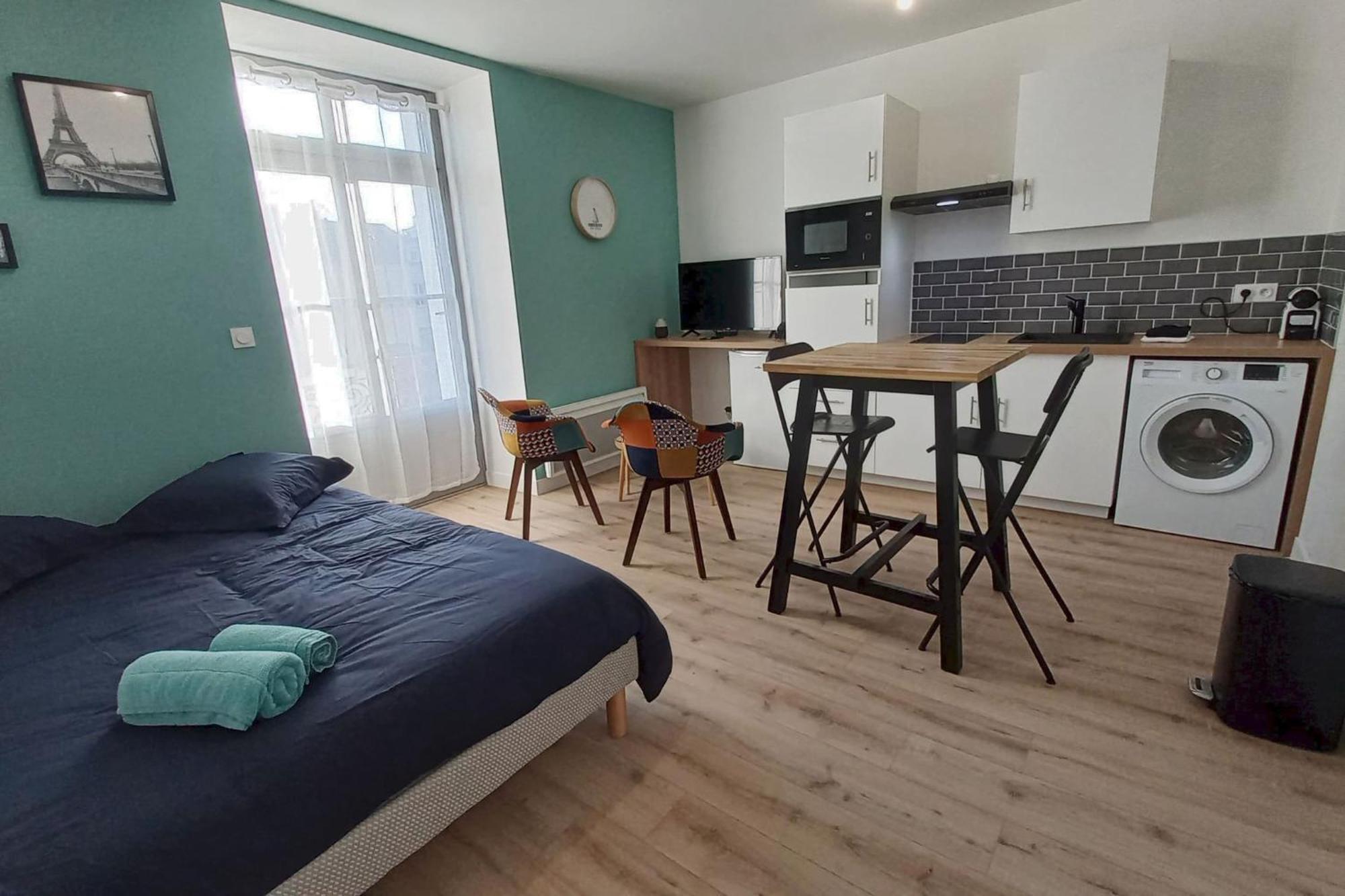 Segre Centre ✰ Studio ✰ 24M² ✰ Cuisne ✰ Wifi ✰ Tout Neuf! Exterior photo
